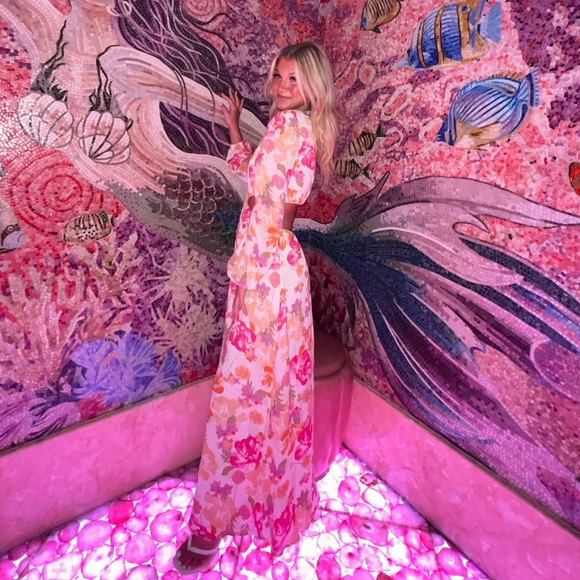 ✨Cutout Maxi Dress✨ - Picture 2 of 3